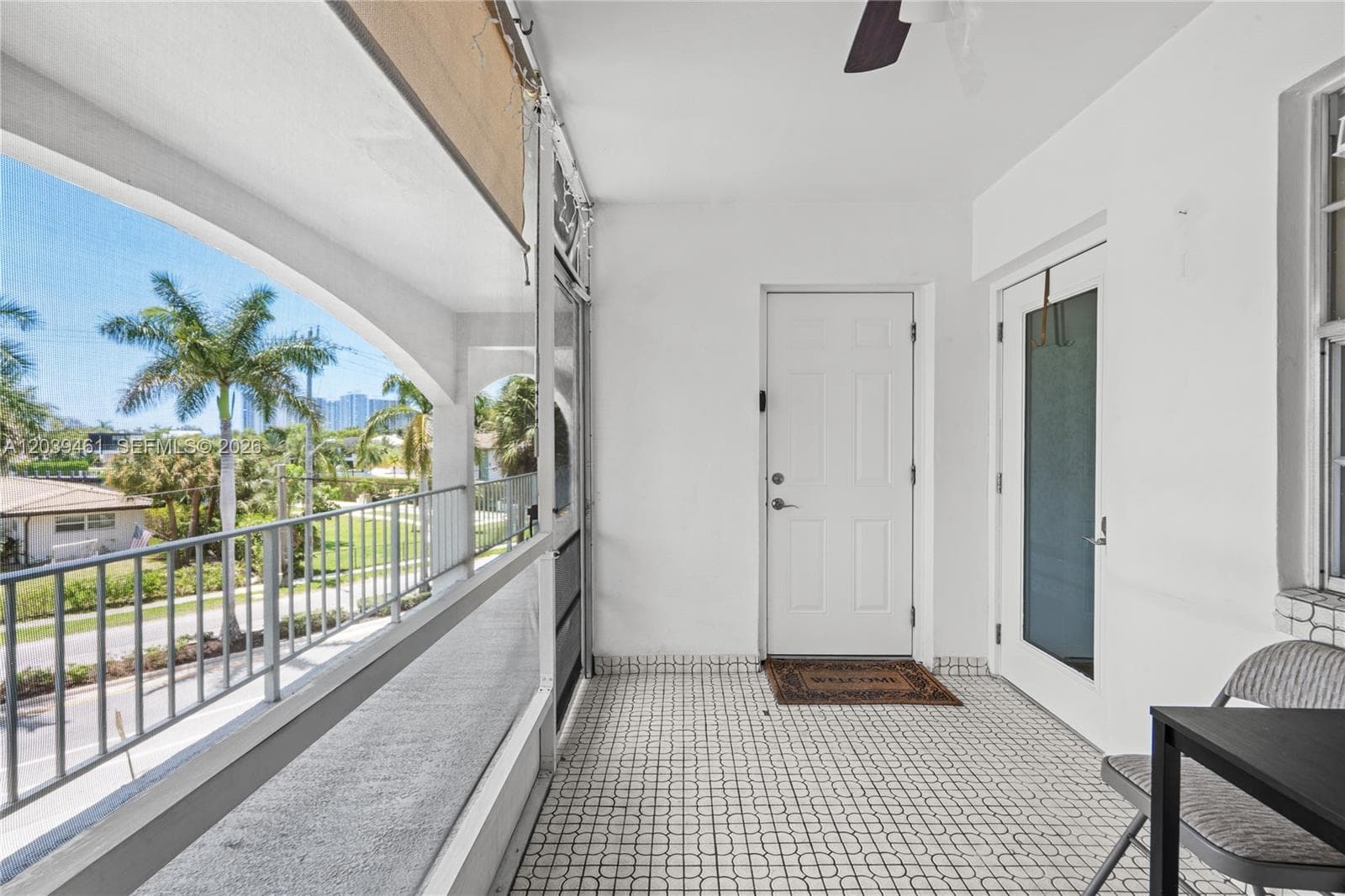 541 Blue Heron Dr # 308, Hallandale Beach, FL 33009 photo 2