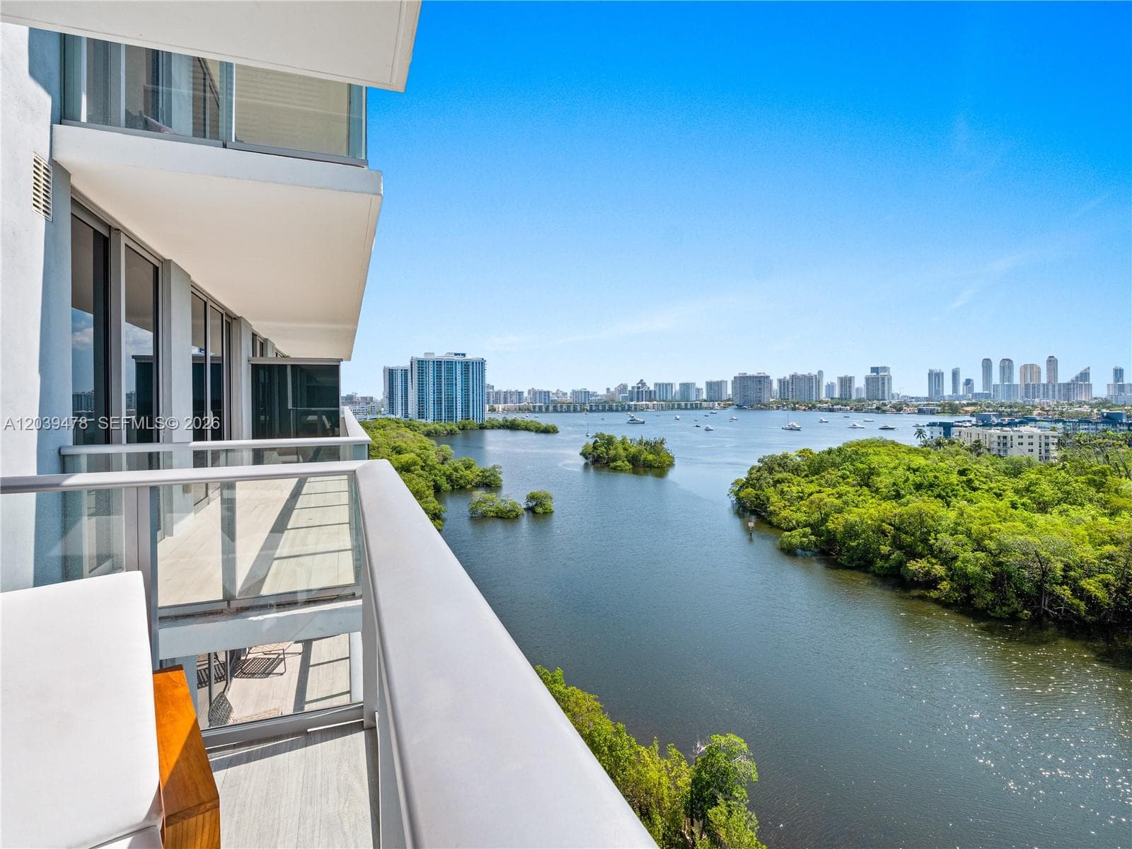 16385 Biscayne Blvd # 1117, North Miami Beach, FL 33160 photo 2