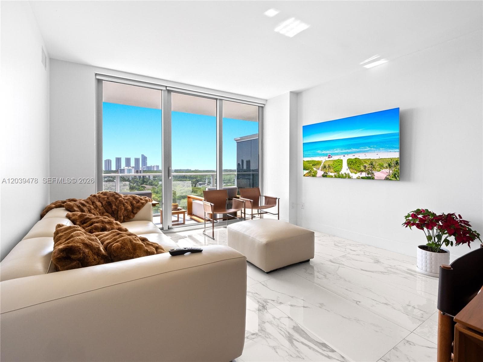 16385 Biscayne Blvd # 1117, North Miami Beach, FL 33160 photo 3