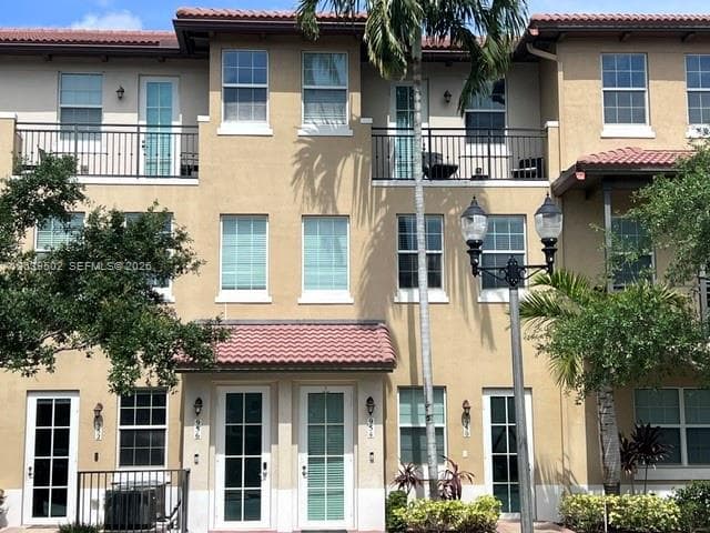 954 SW 147th Ave # 2610, Pembroke Pines, FL 33027