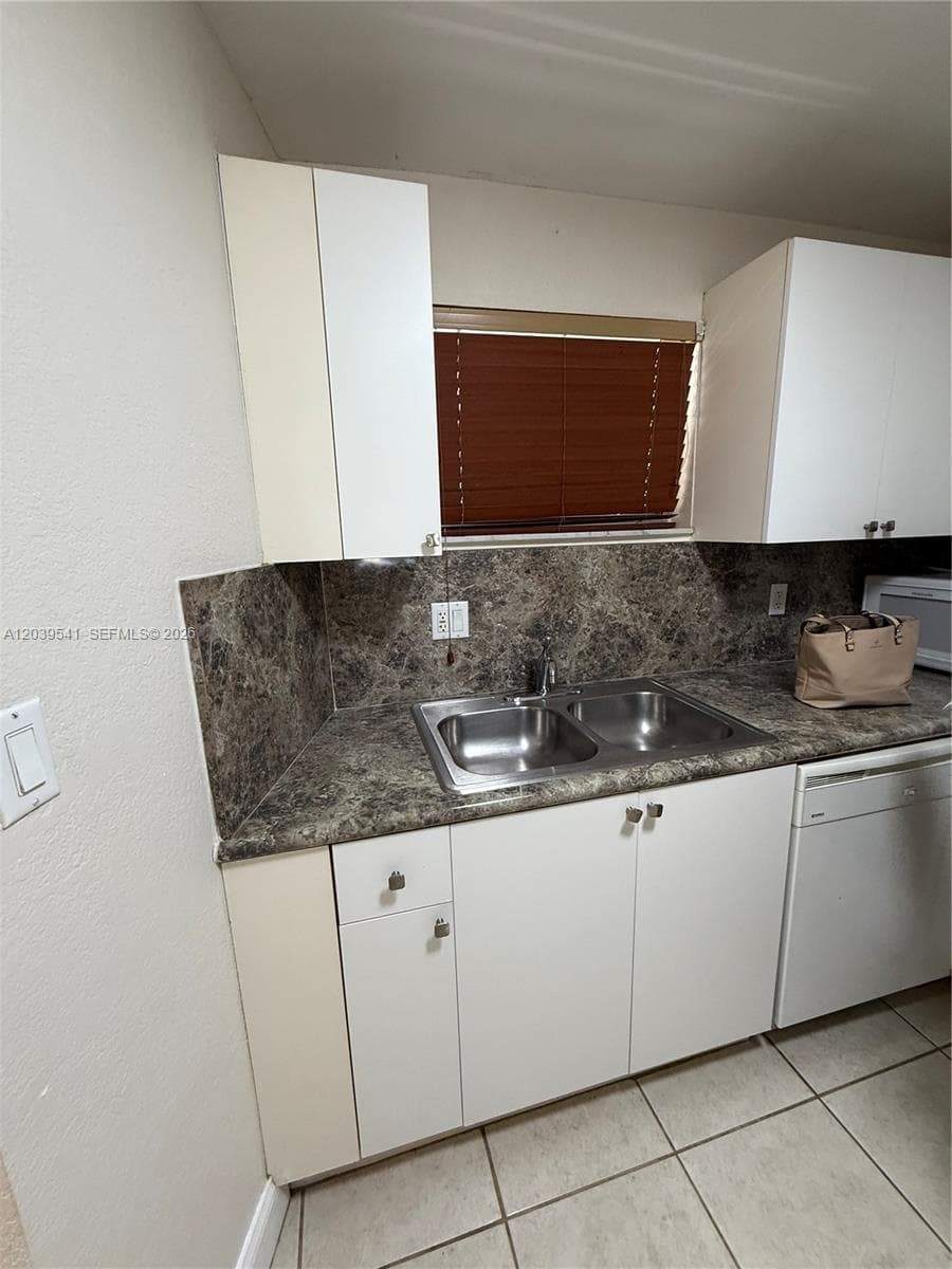 4205 N UNIVERSITY DR # 309, Sunrise, FL 33351 photo 3