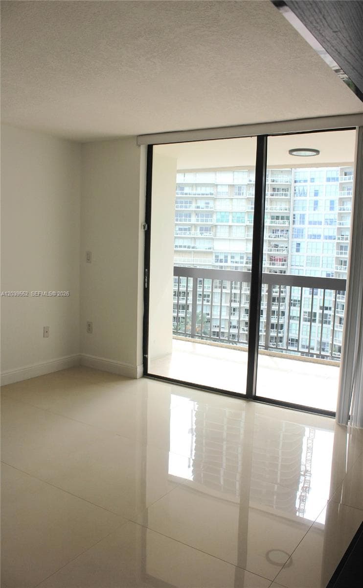 2333 Brickell Ave # 1004, Miami, FL 33129 photo 2