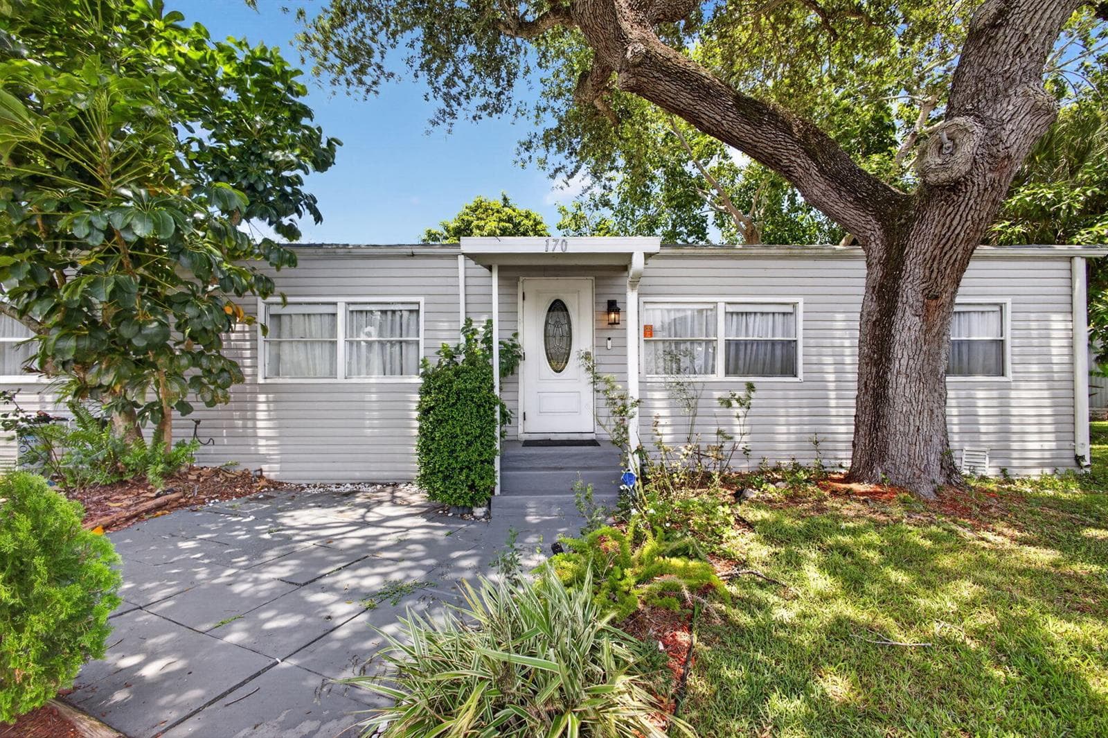 170 Maple Avenue W, Palm Beach Gardens, FL 33410 photo 5