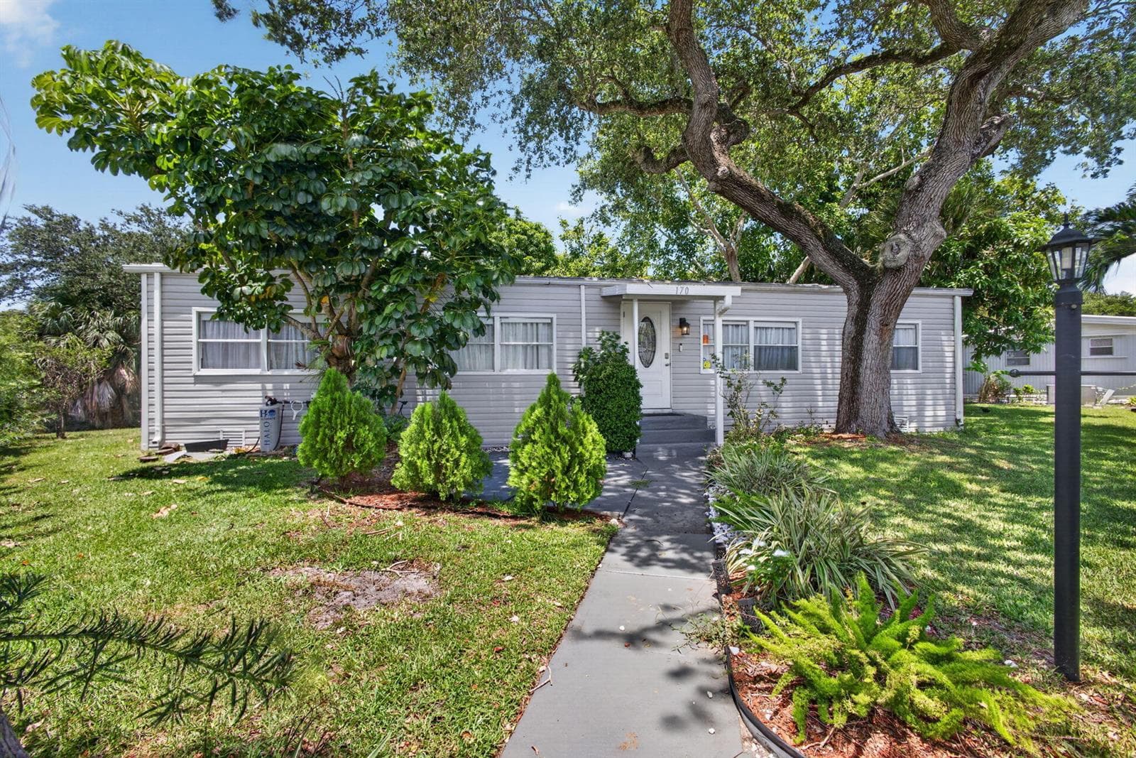 170 Maple Avenue W, Palm Beach Gardens, FL 33410 photo 4