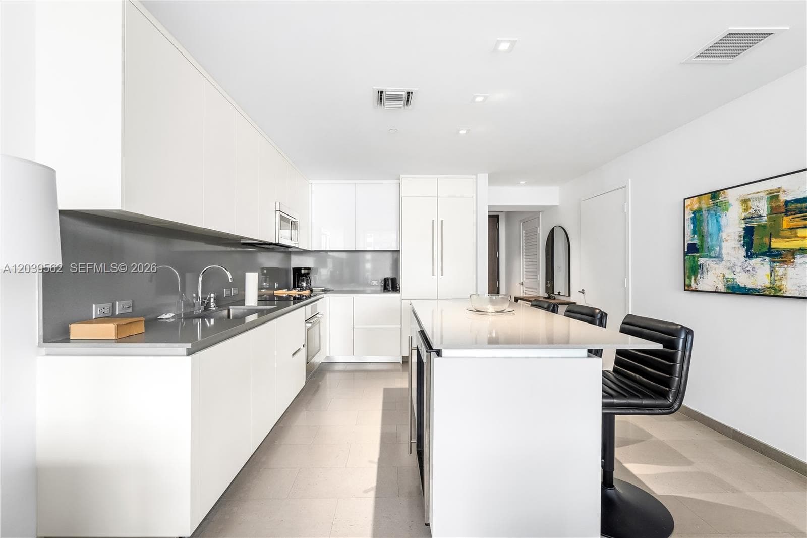 88 SW 7th St # 1006, Miami, FL 33130 photo 5