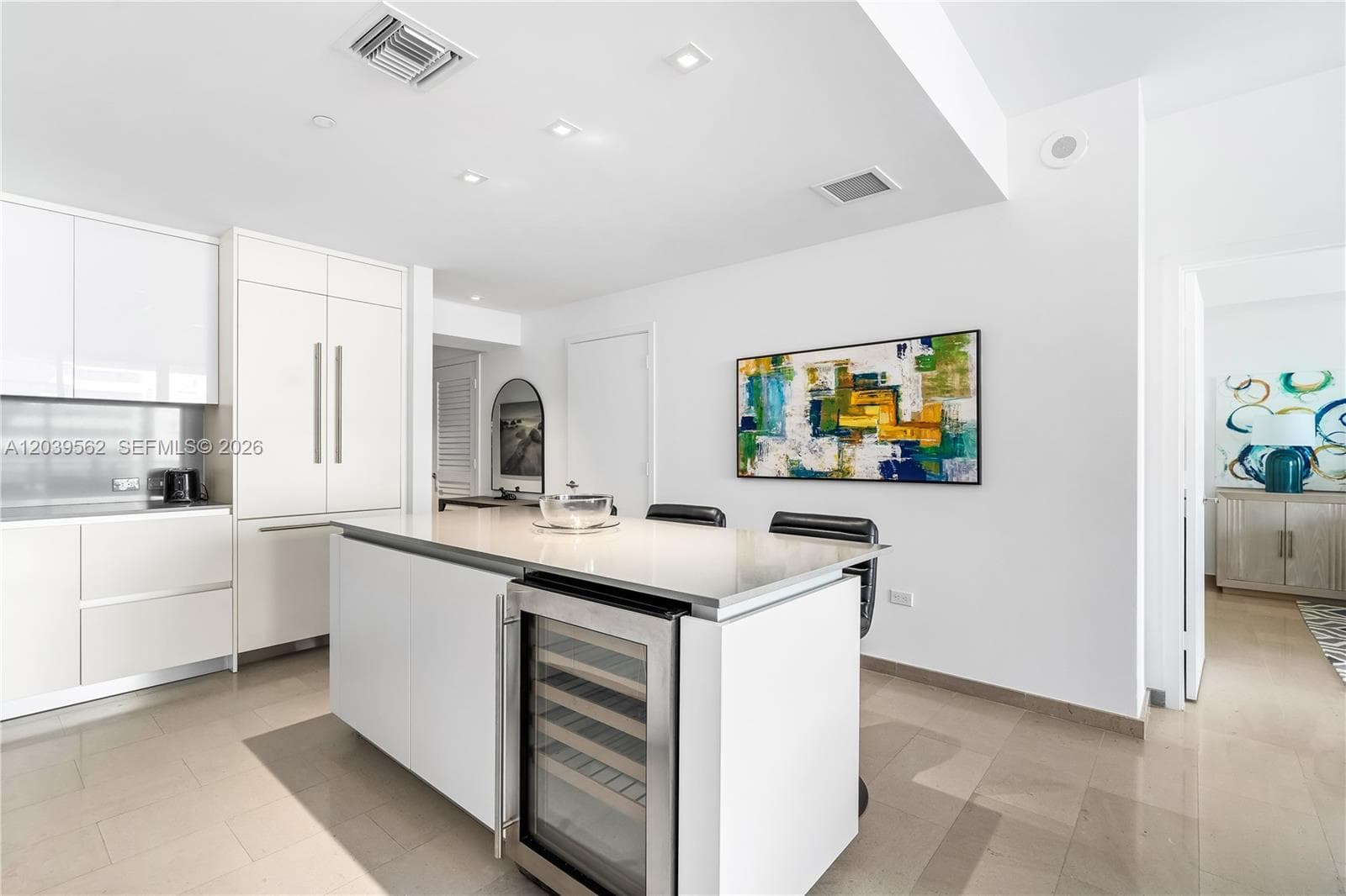 88 SW 7th St # 1006, Miami, FL 33130 photo 4