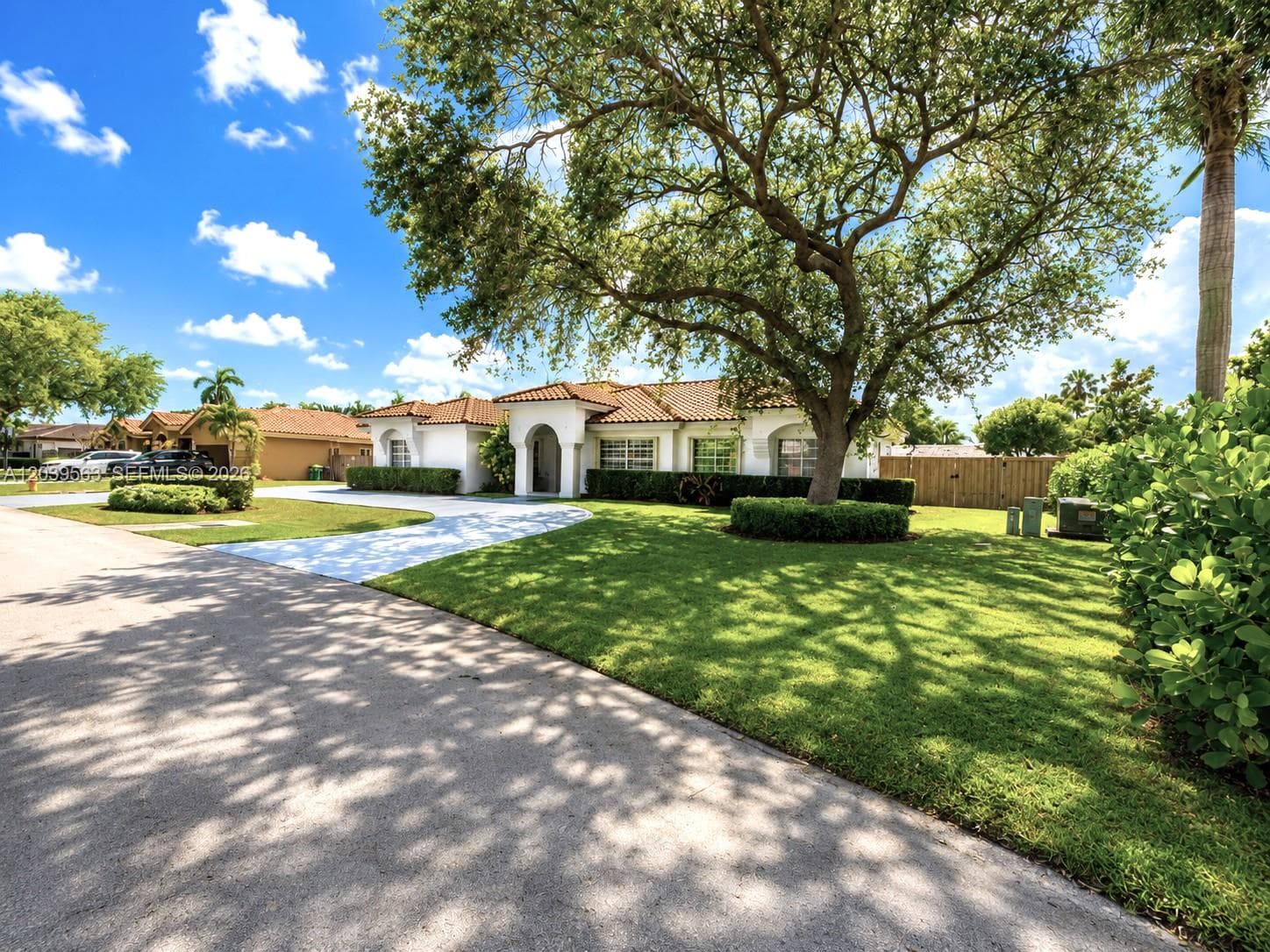 15690 SW 153rd Ct, Miami, FL 33187 photo 2