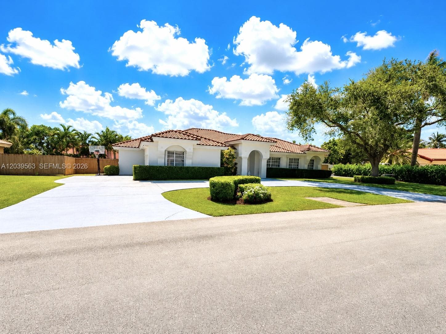 15690 SW 153rd Ct, Miami, FL 33187 photo 4