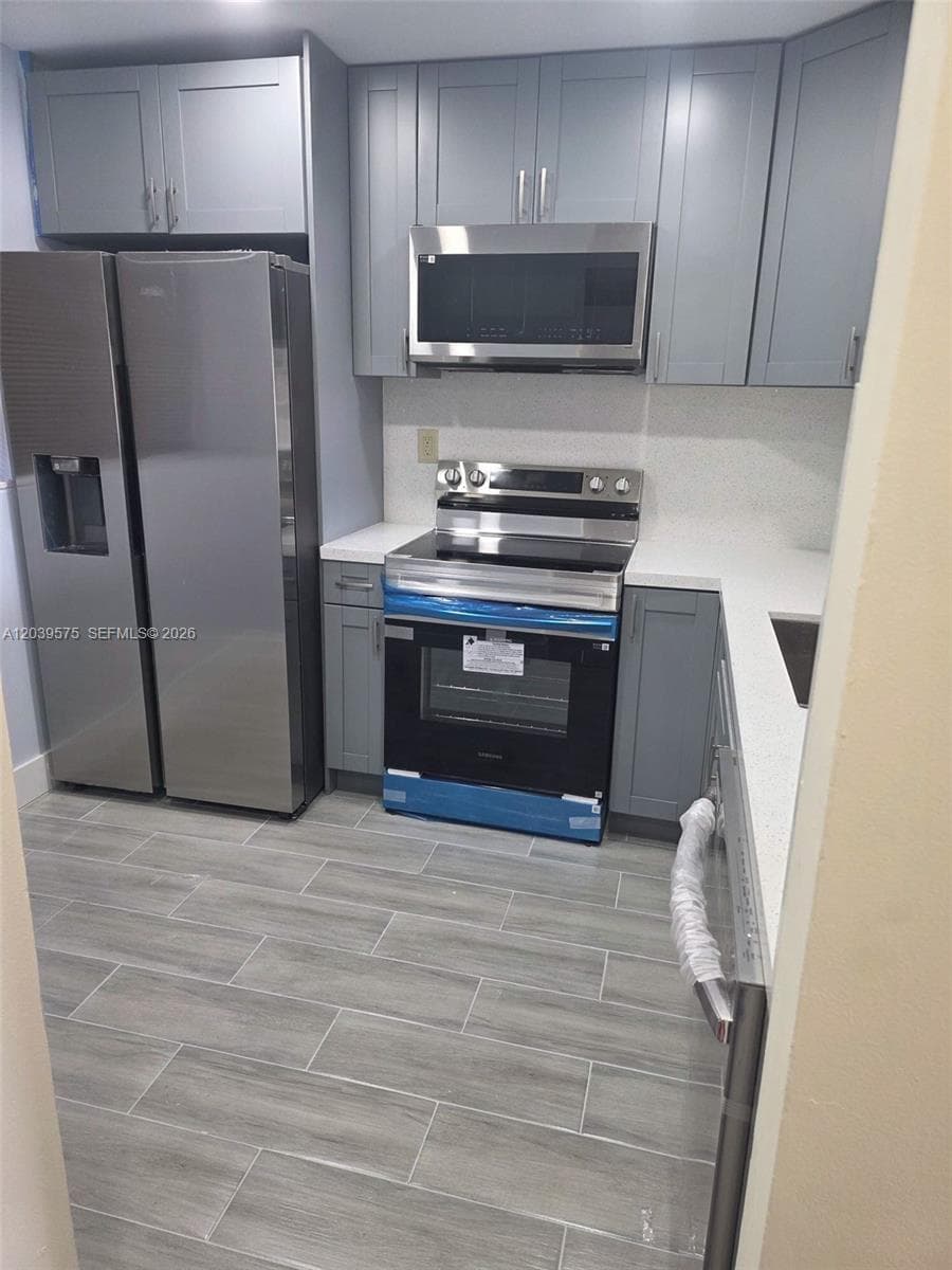 10985 SW 107th St # 312, Miami, FL 33176 photo 4
