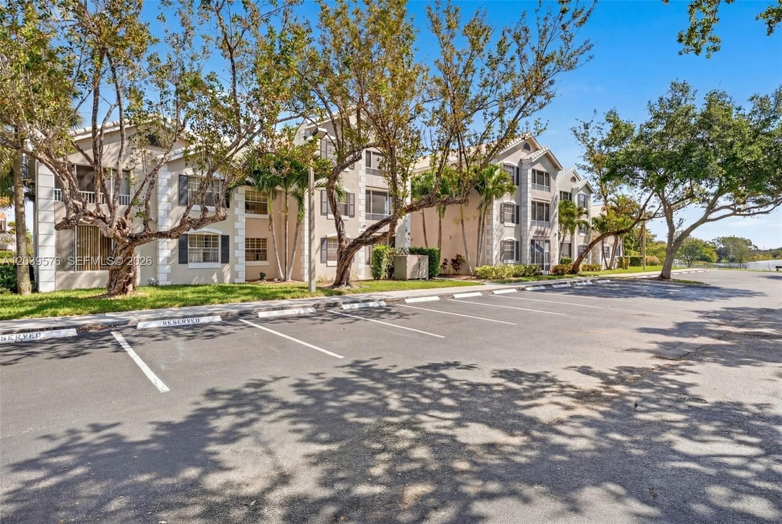 2841 N Oakland Forest Dr # 110, Oakland Park, FL 33309 photo 2