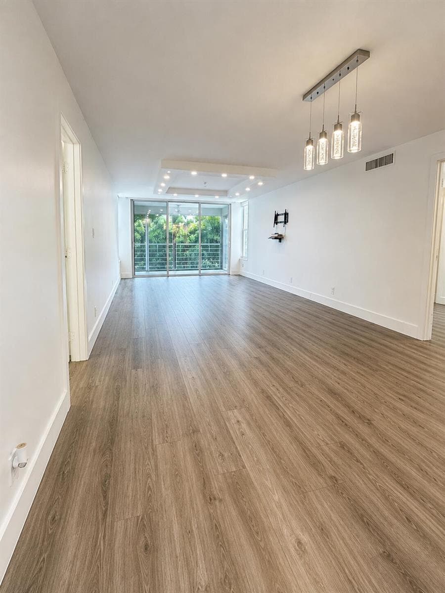 3930 Oaks Clubhouse Drive # 303, Pompano Beach, FL 33069 photo 5