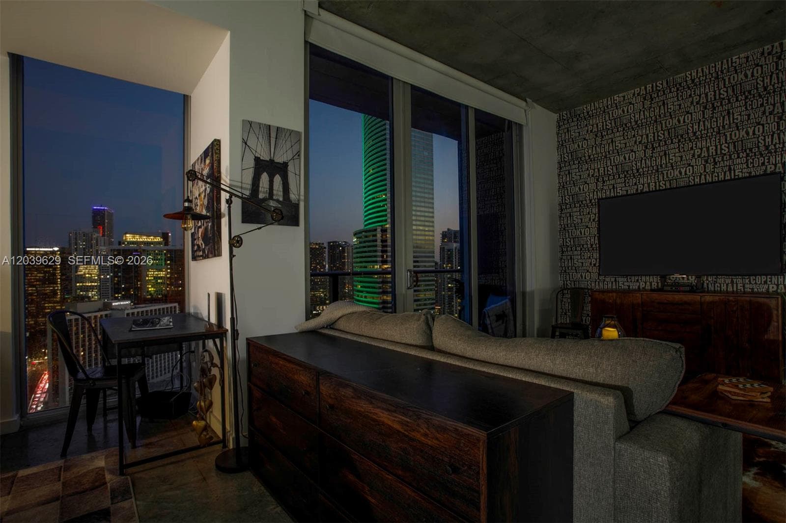 151 SE 1st St # 3103, Miami, FL 33131 photo 4