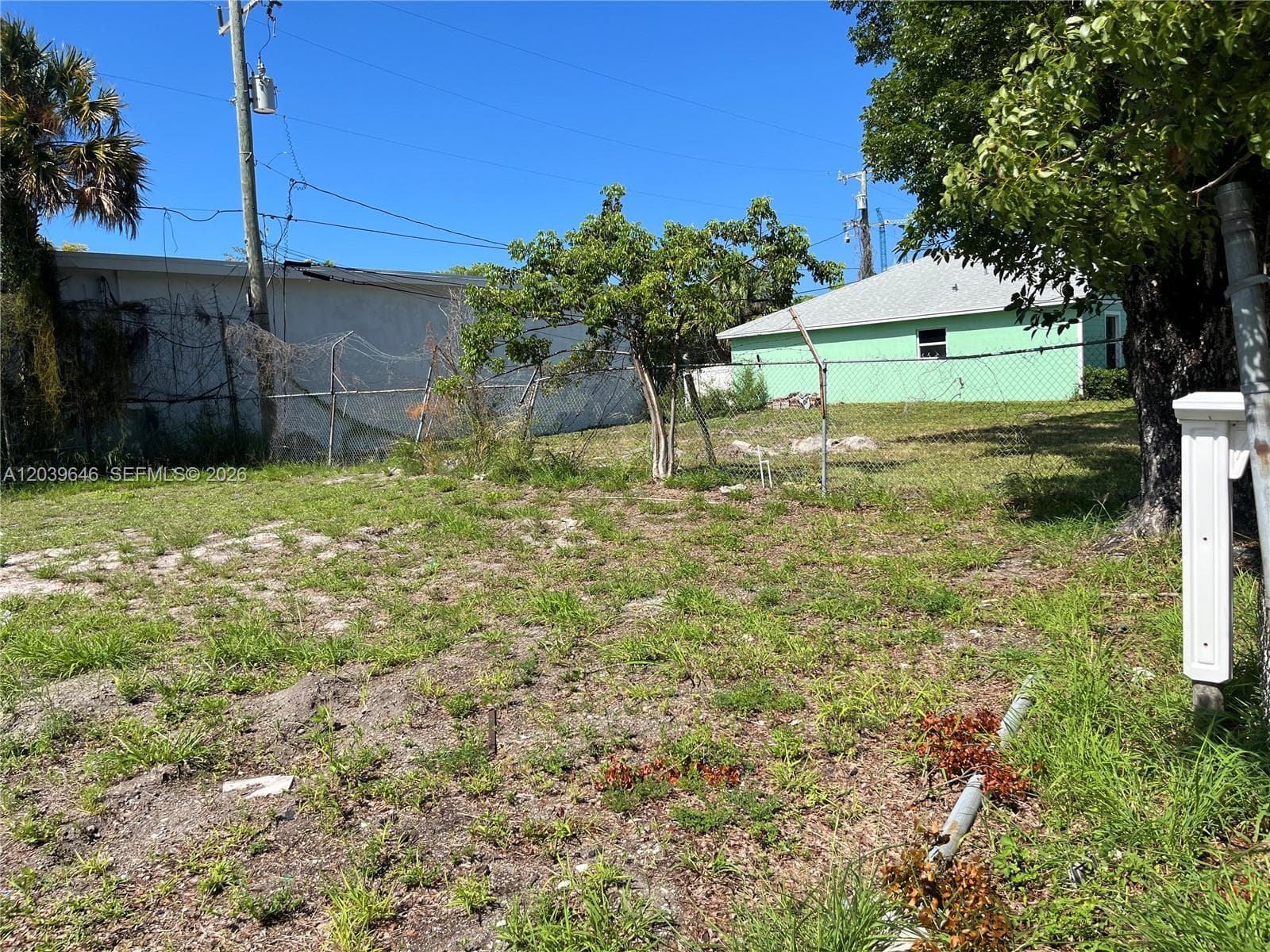 535 Lilac CT, West Palm Beach, FL 33407 photo 4