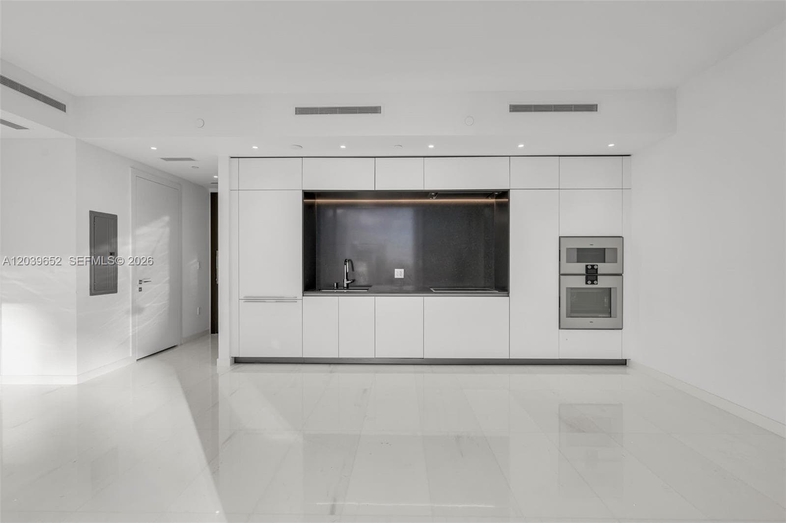 300 Biscayne Blvd Way # 4008, Miami, FL 33131 photo 5