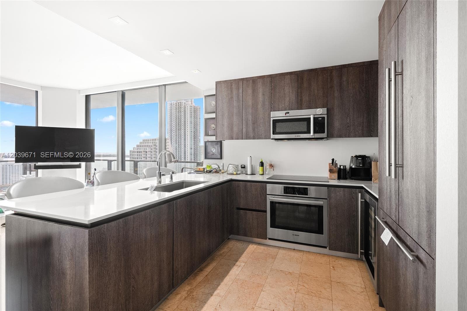 68 SE 6th St # 2601, Miami, FL 33131 photo 5