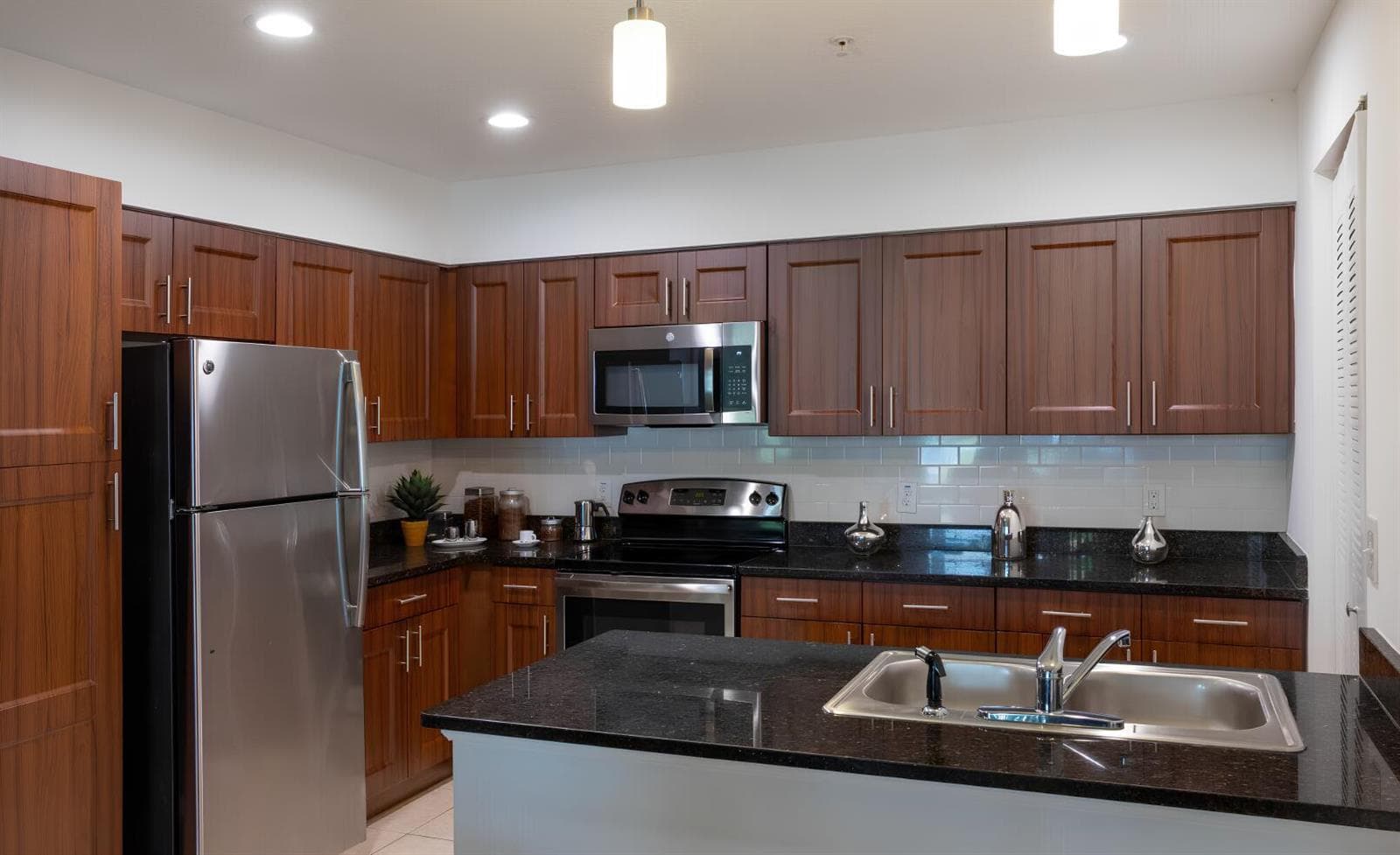 1517 Cameron Samuel Lane, West Palm Beach, FL 33401 photo 2