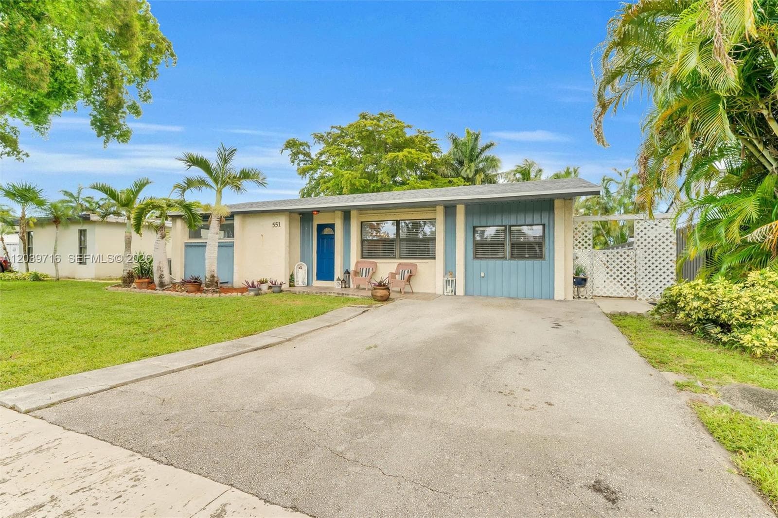 551 NW 99th Way, Pembroke Pines, FL 33024 photo 2