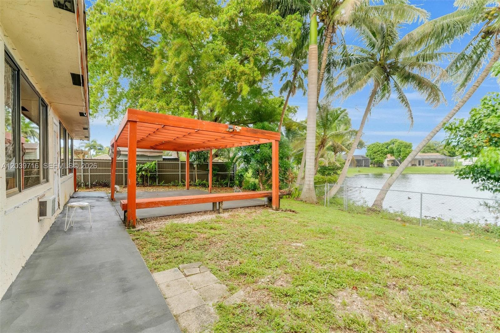 551 NW 99th Way, Pembroke Pines, FL 33024 photo 4