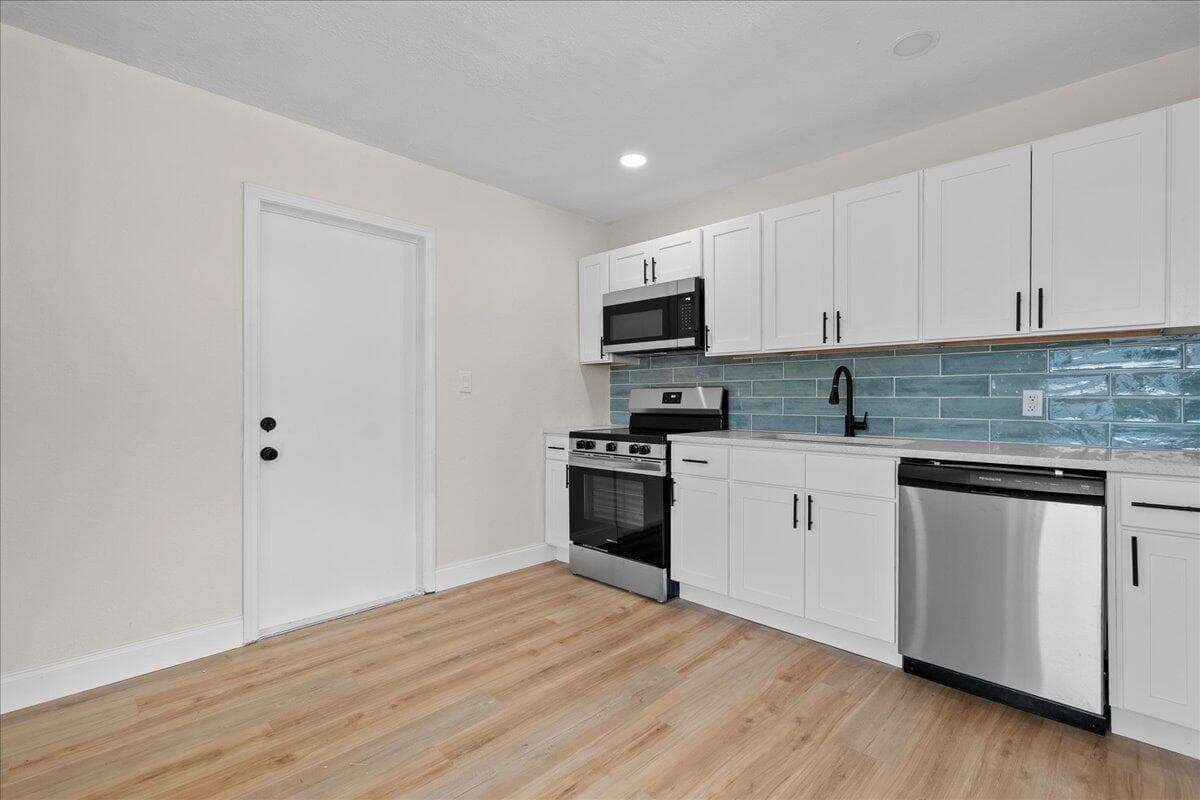 1306 S C Terrace, FL 33460 photo 4