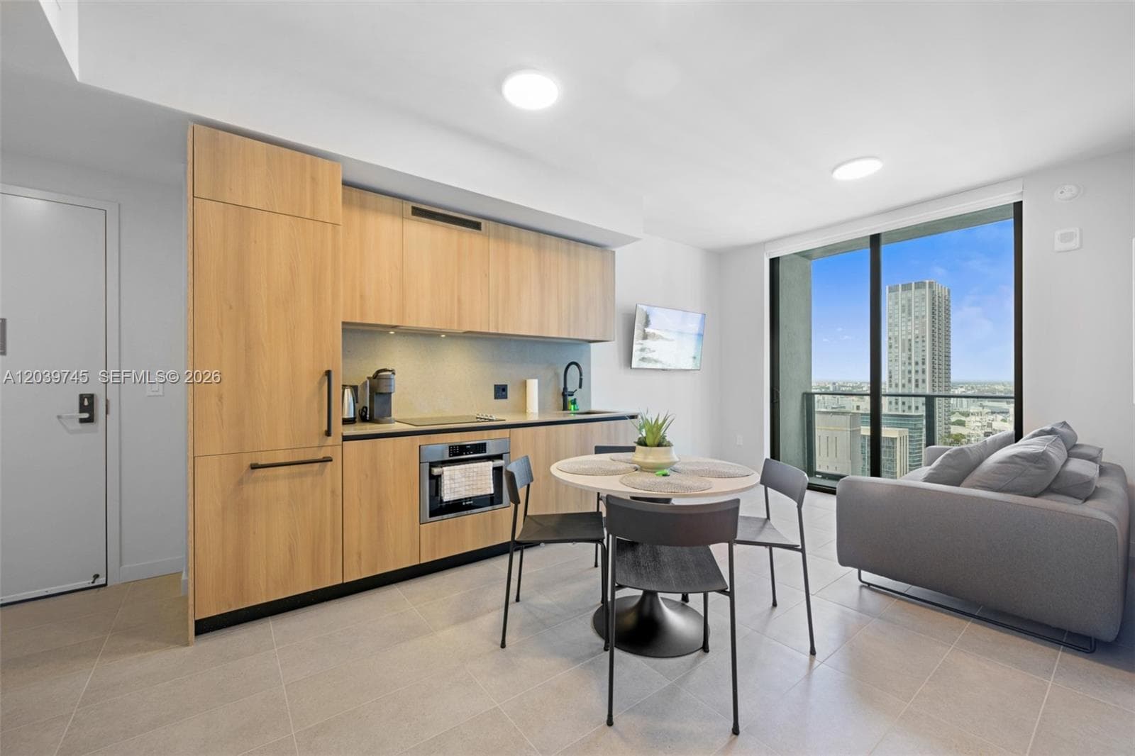 121 NE 5th St # 3006, Miami, FL 33132 photo 2