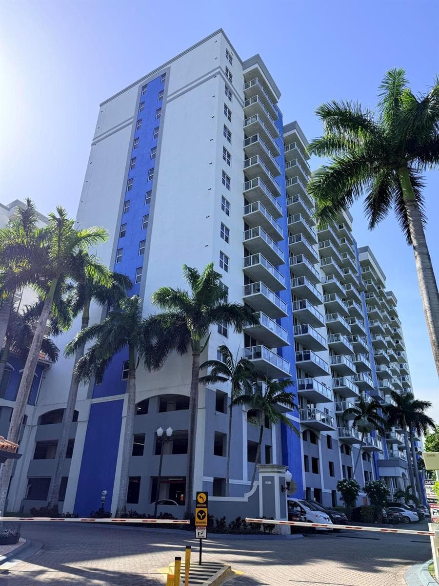 5077 NW 7th Street # 914, Miami, FL 33126 photo 2