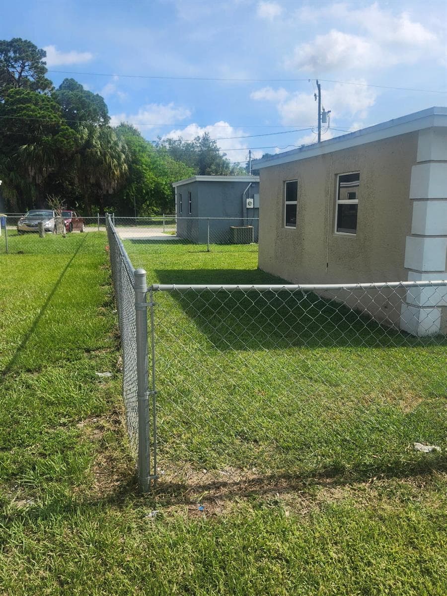 2504 Wilkins Avenue, Fort Pierce, FL 34947 photo 2
