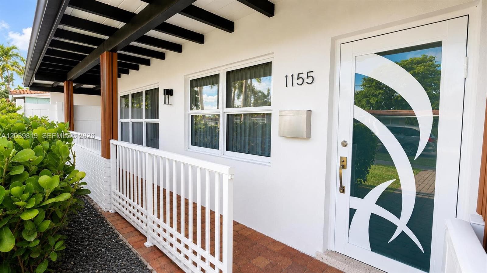 1155 Hayes St, Hollywood, FL 33019 photo 2