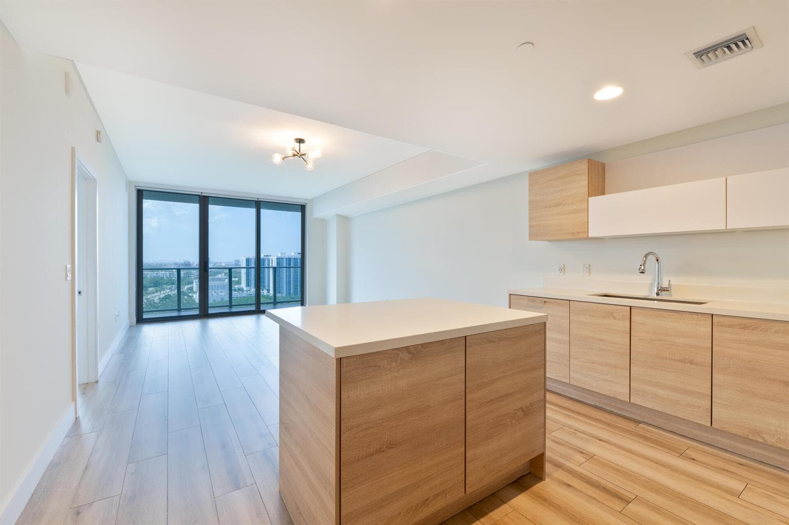 16385 Biscayne Boulevard # 2502, North Miami Beach, FL 33160 photo 3
