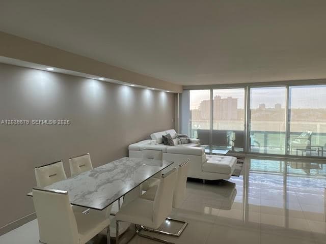 100 Bayview Dr # 904, Sunny Isles Beach, FL 33160