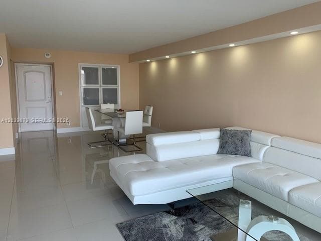 100 Bayview Dr # 904, Sunny Isles Beach, FL 33160 photo 4