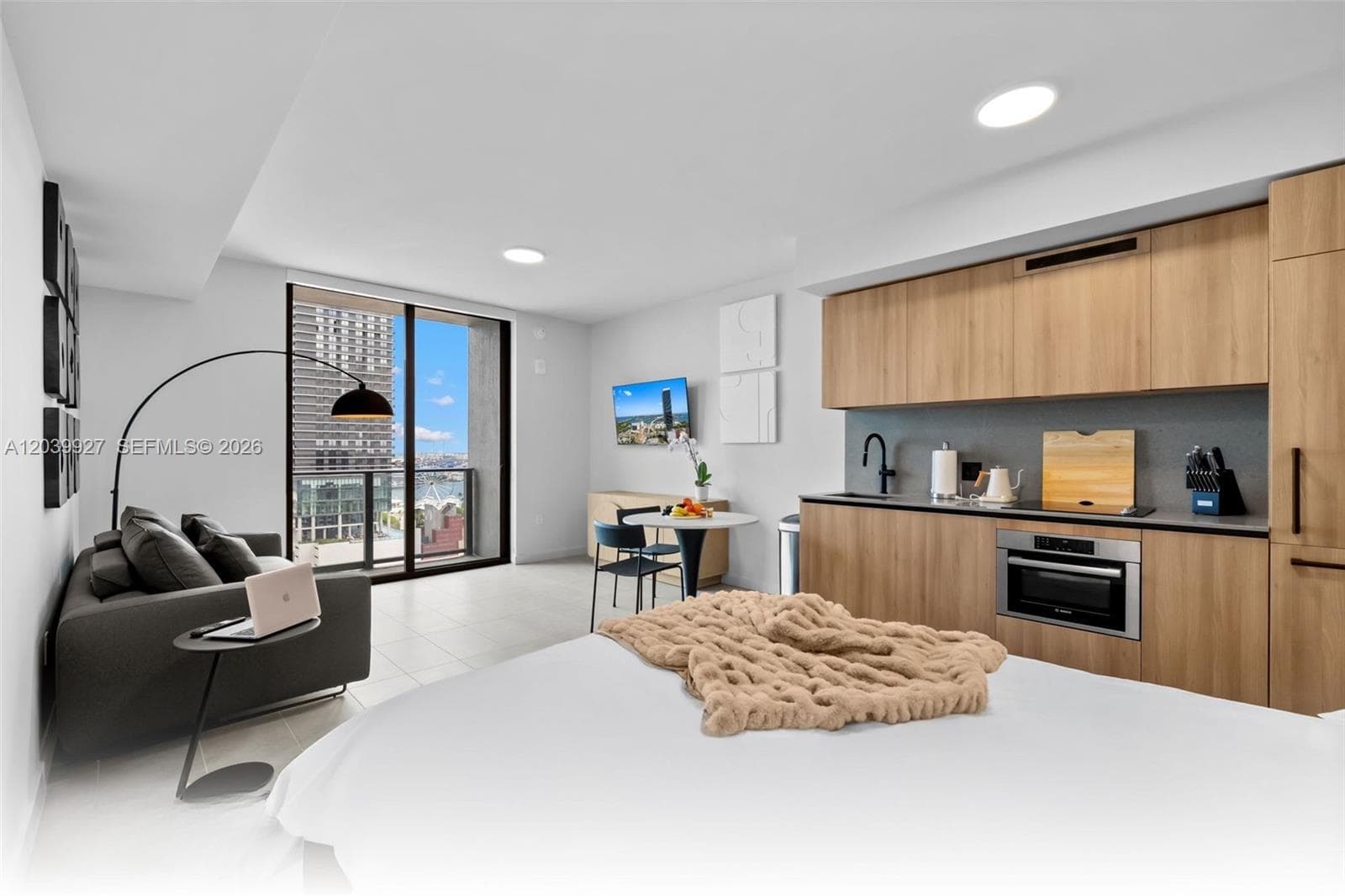 121 NE 5th St # 3200, Miami, FL 33132 photo 5