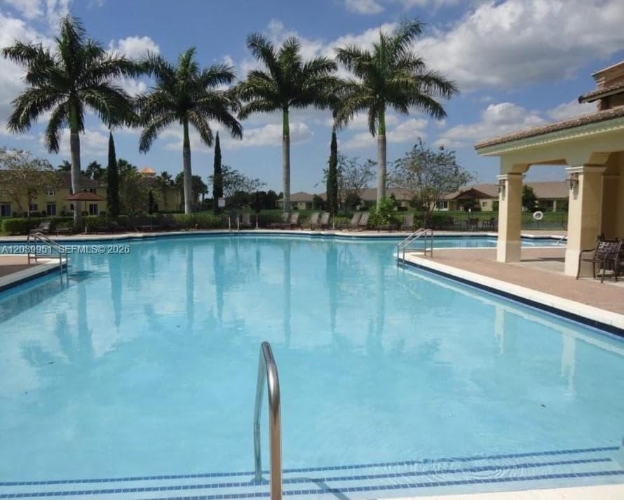 930 NE 34th Ave # 202, Homestead, FL 33033 photo 4