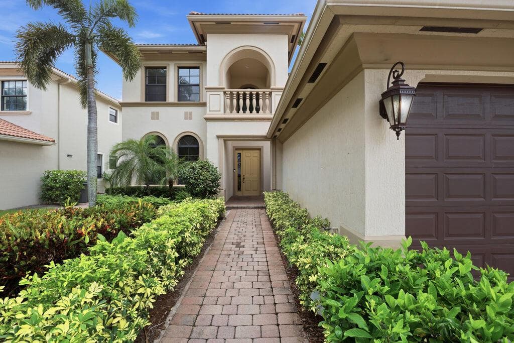 8105 Ferentino Pass, Delray Beach, FL 33446 photo 5