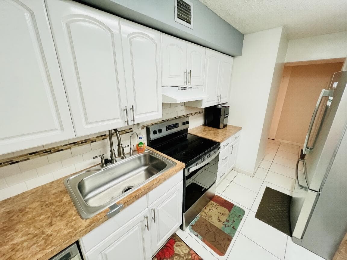 3821 Environ Boulevard # 203, Lauderhill, FL 33319 photo 2