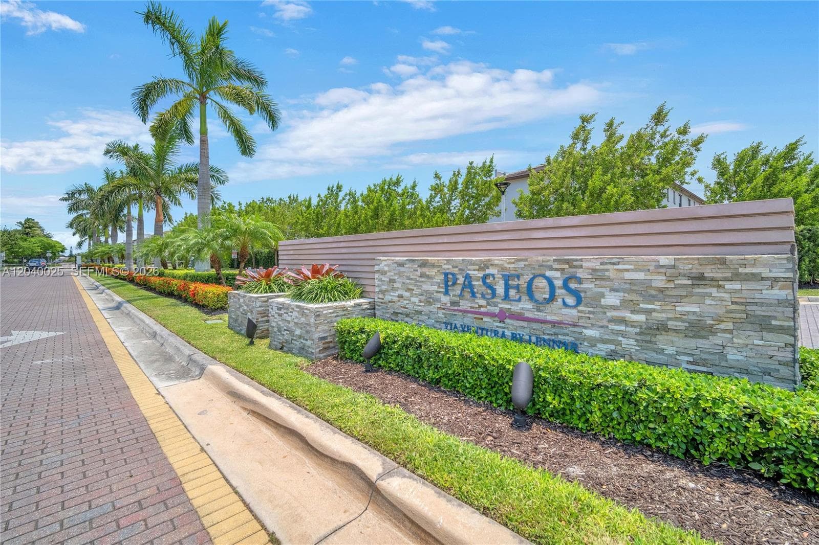 670 NE 207th St, Miami, FL 33179 photo 4