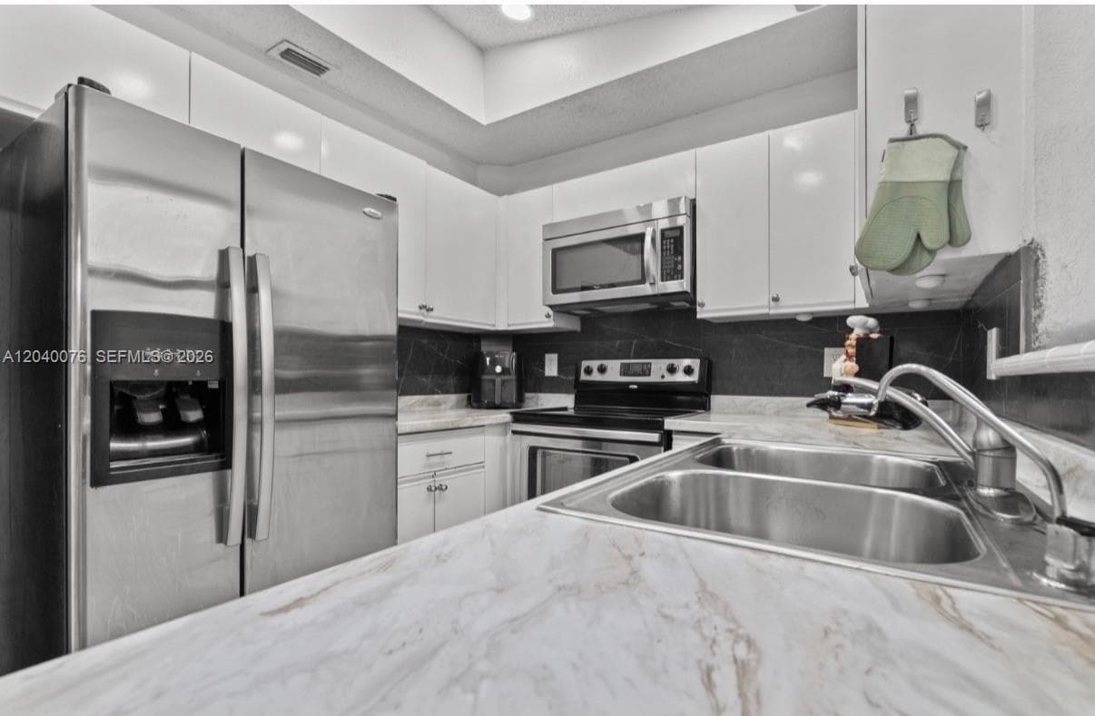 3539 W Inverrary Blvd W, Lauderhill, FL 33319 photo 5