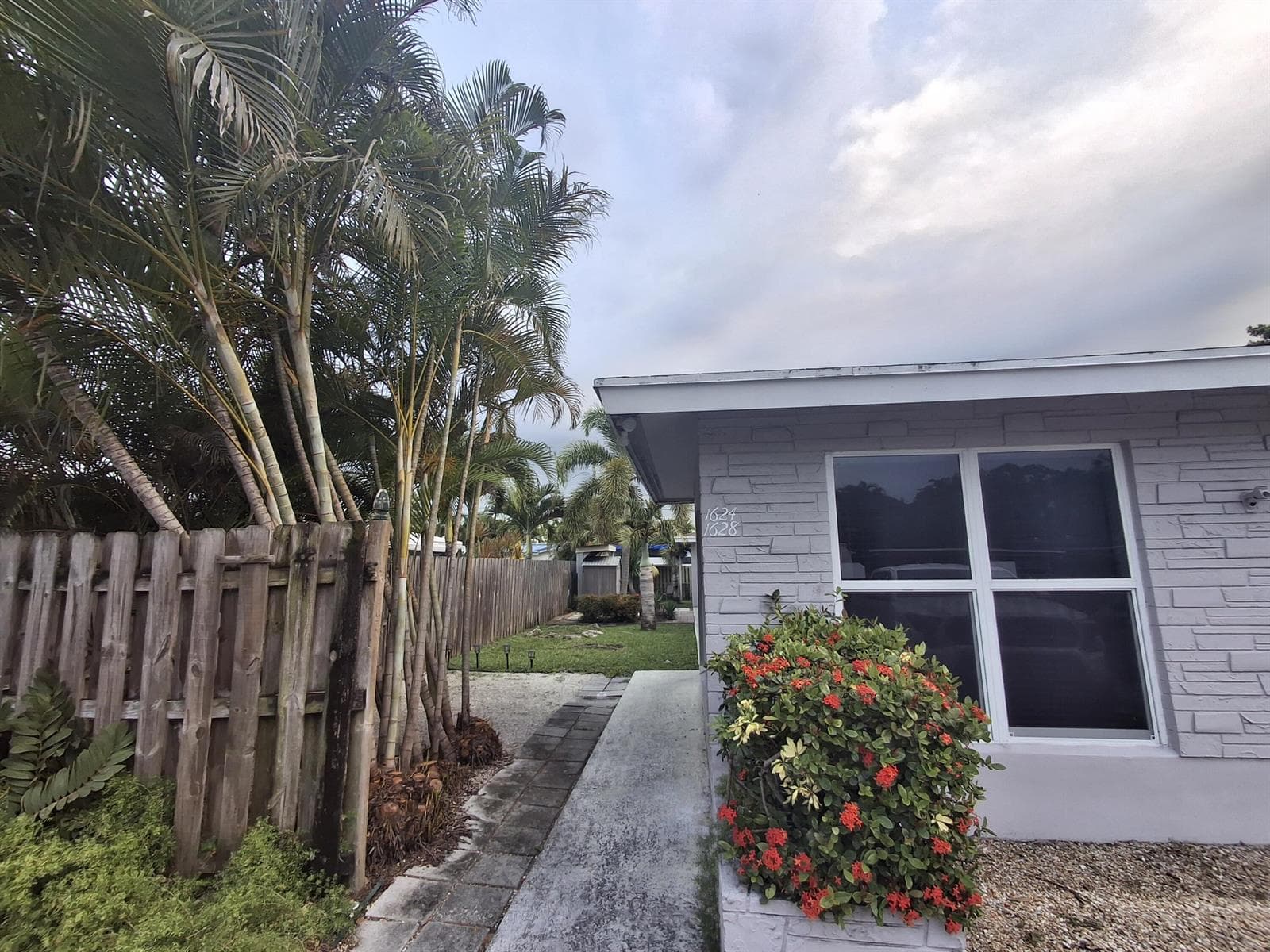 1624 NE 25th Street # 1624, Wilton Manors, FL 33305 photo 2
