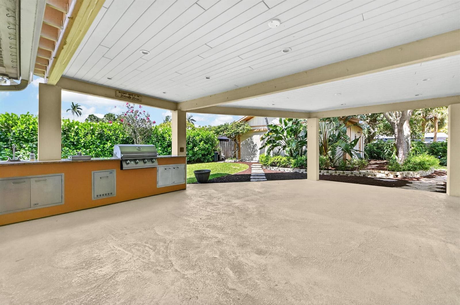 313 Poe Drive, Palm Springs, FL 33461 photo 3