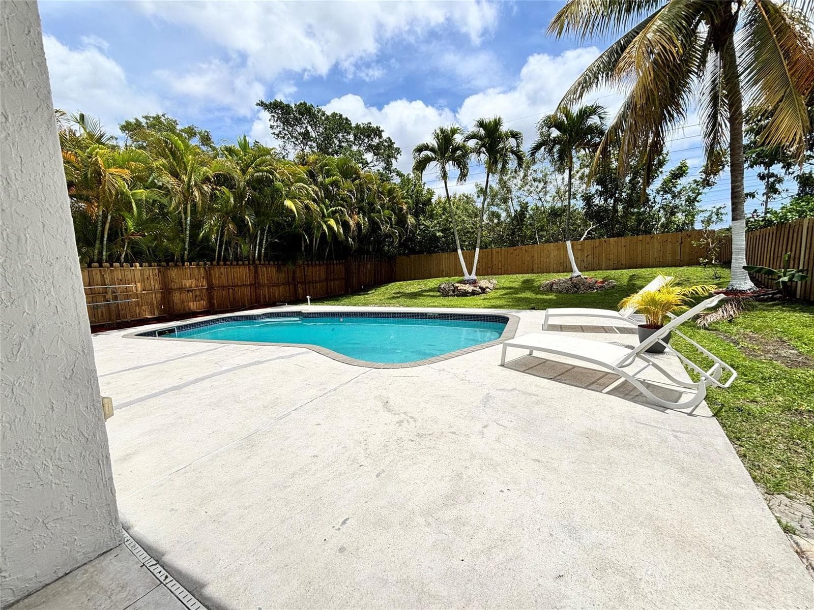 2990 NW 68th Avenue, Margate, FL 33063 photo 4
