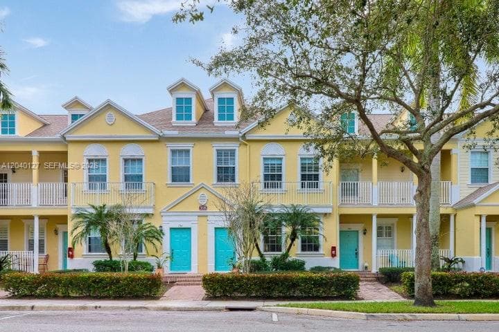 118 Seagrape Dr # 105, Jupiter, FL 33458 photo 2
