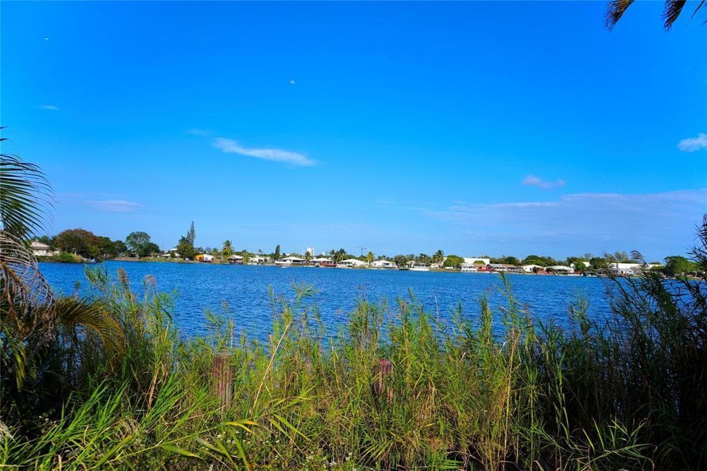 5600 N Park, Dania Beach, FL 33312 photo 2