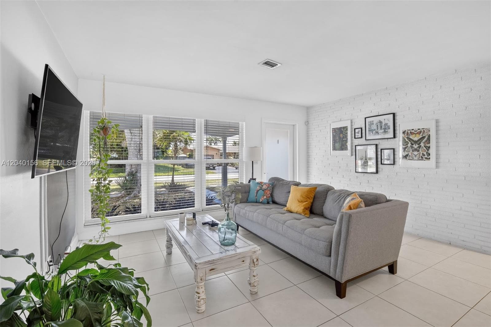 2220 N 40th Ave, Hollywood, FL 33021 photo 4