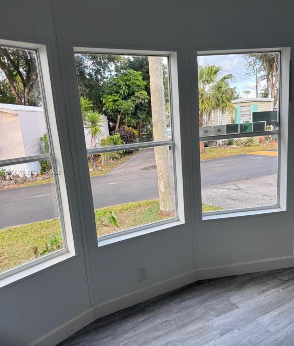 100 NE 6th Ave # 504, Homestead, FL 33030 photo 3