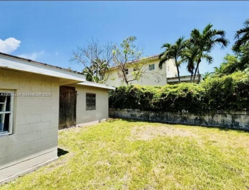 2616 NE 214th St, Miami, FL 33180 photo 2