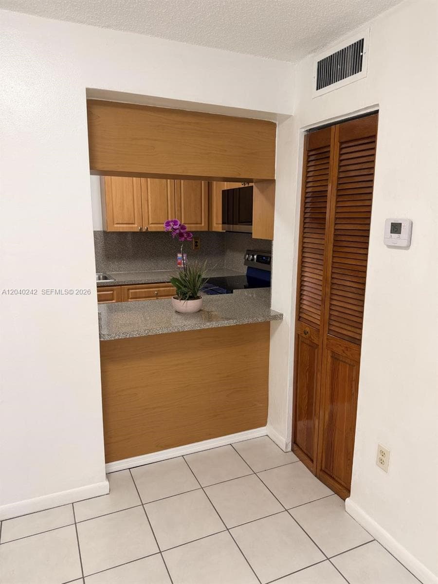 1910 W 56th St # 3312, Hialeah, FL 33012 photo 5