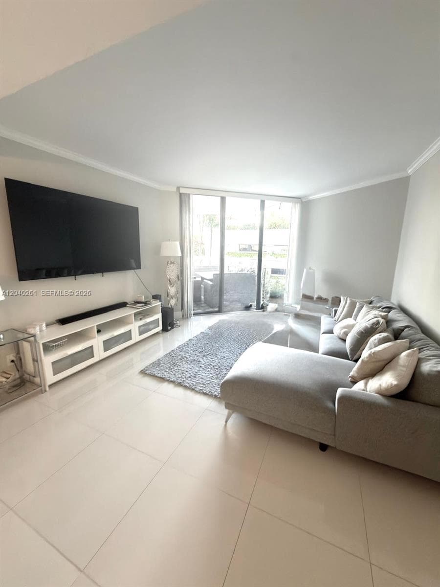 3610 Yacht Club Dr # 215, Aventura, FL 33180 photo 2