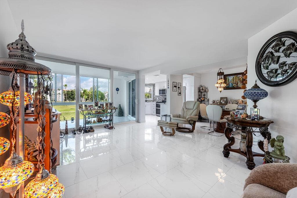 3661 Via Poinciana Road # 206, Lake Worth, FL 33461 photo 2