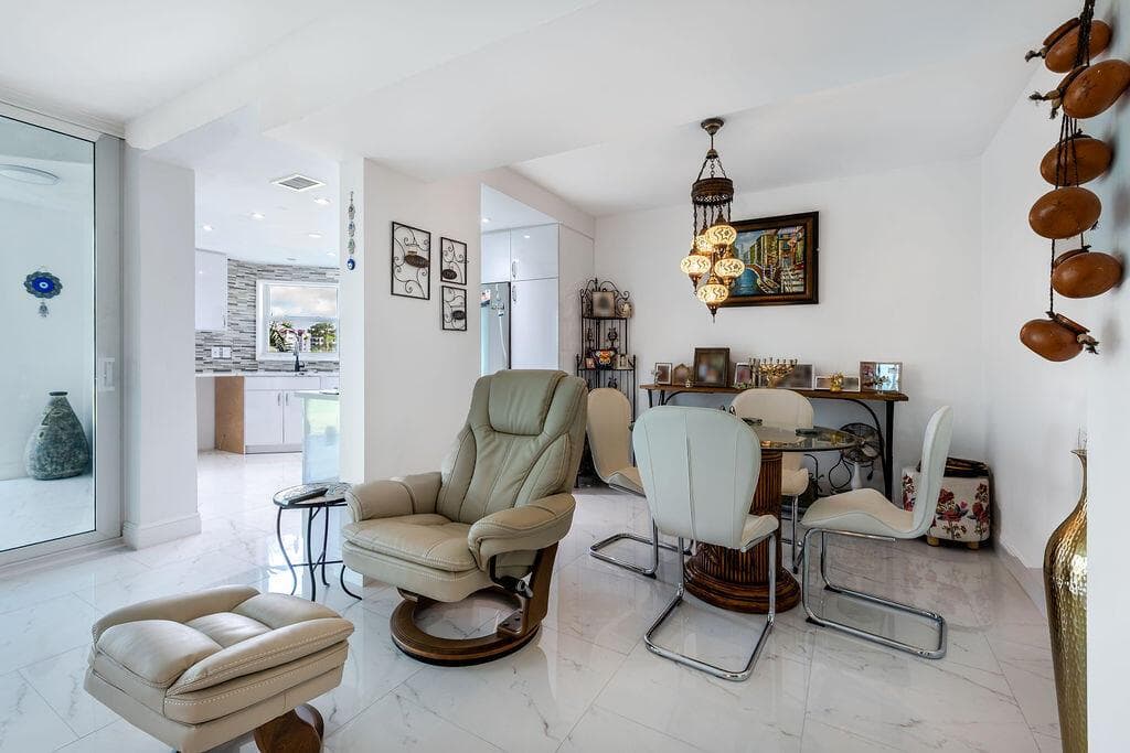 3661 Via Poinciana Road # 206, Lake Worth, FL 33461 photo 3