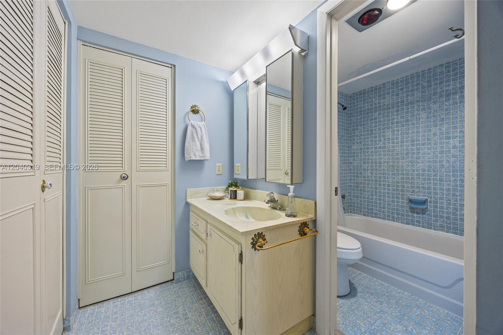 860 SE 6th Ave # 409, Deerfield Beach, FL 33441 photo 4