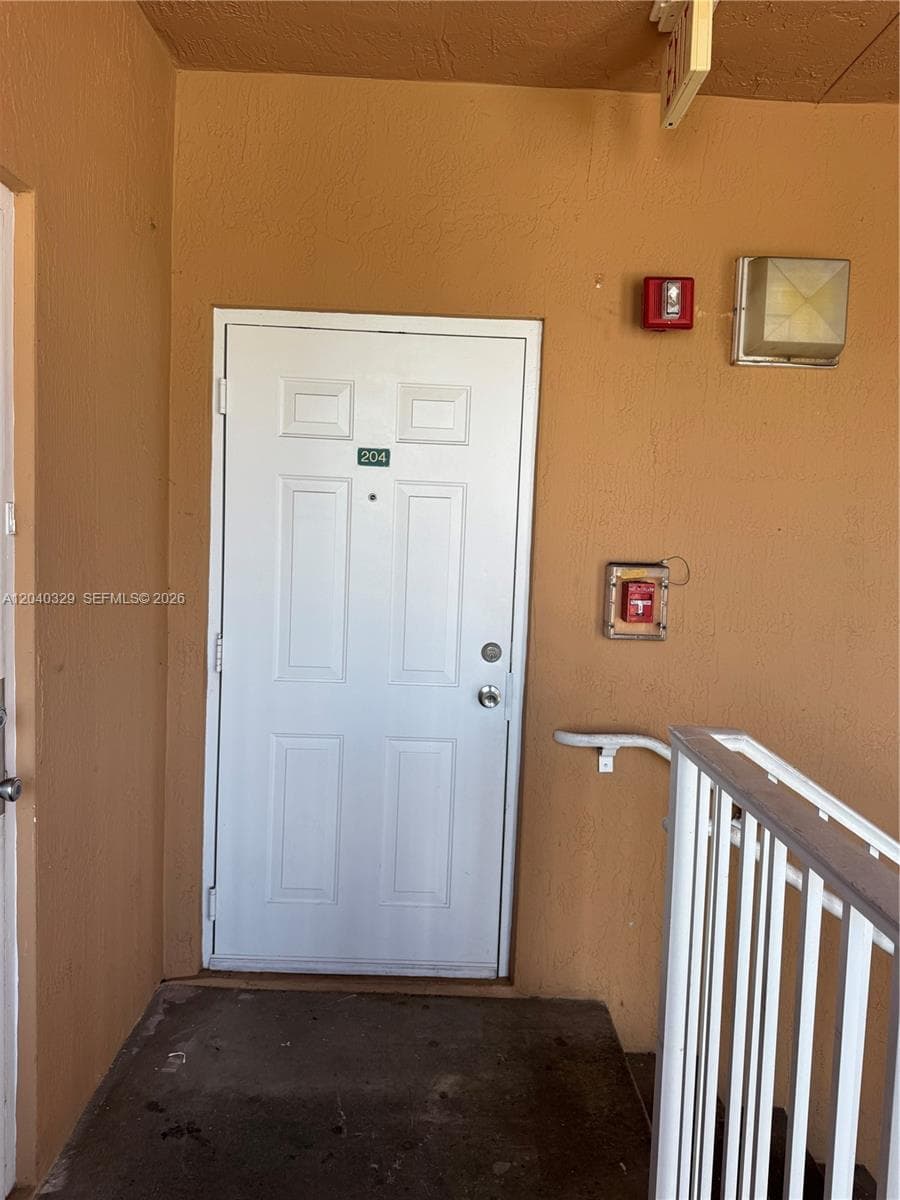 17640 NW 73rd Ave # 204-19, Hialeah, FL 33015 photo 2